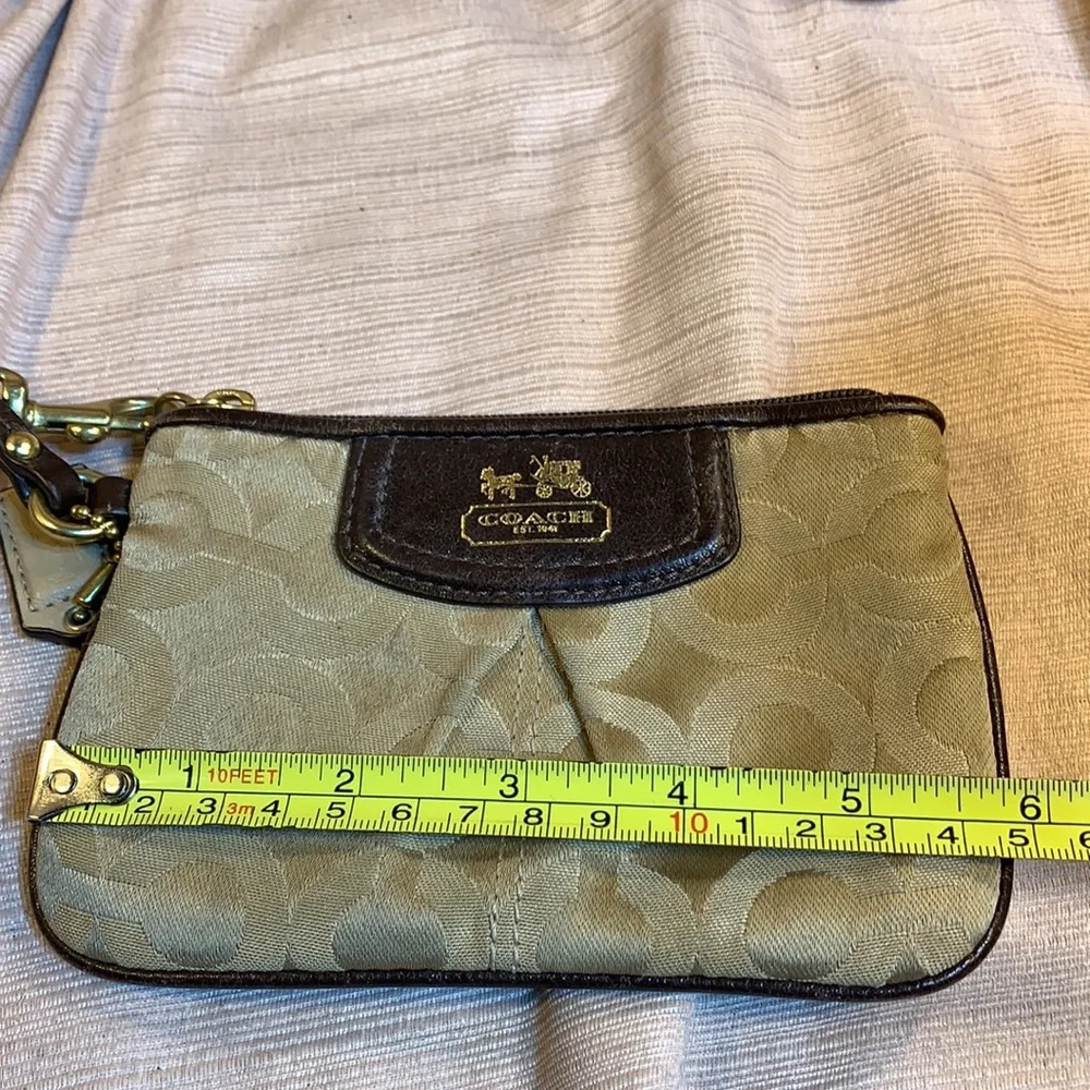 Coach preloved great